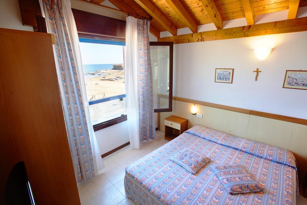 Hotel Sara Caorle Habitación foto